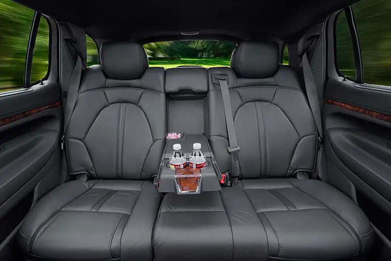 Lincoln Town Car - 4 Passengers Interior Toronto - Presidential Party Bus Fleet