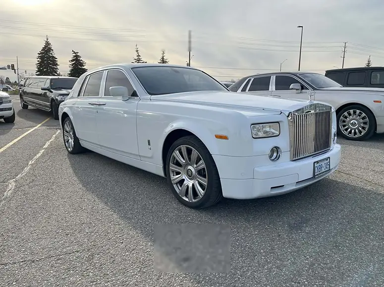 4 Passengers Rolls-Royce Phantom Toronto - Presidential Party Bus Fleet